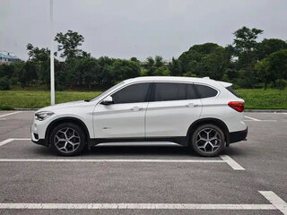 2018 BMW X1 18i sDrive II (F48), белый, 1560000 рублей, вид 3