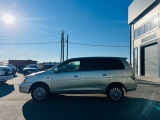 2001 Toyota Gaia, золотистый, 499999 рублей, вид 3