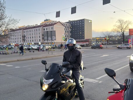 2004 Suzuki GSX-R 600, чёрный, 400000 рублей, вид 2