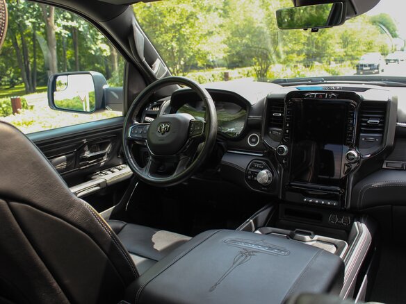 2023 Ram 1500 Crew Cab V, чёрный, 7700000 рублей - вид 21