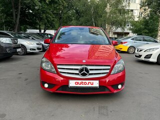 2013 Mercedes-Benz B-Класс 180 II (W246), красный, 1300000 рублей, вид 3