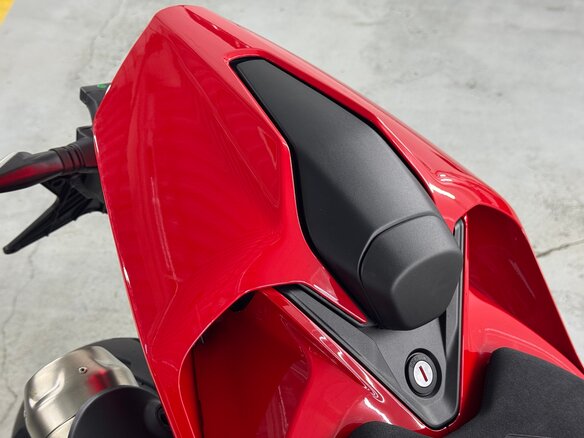 2025 Ducati Panigale V2, красный, 2350000 рублей - вид 9