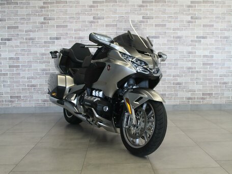 2023 Honda GL 1800 Gold Wing, чёрный, 2785000 рублей, вид 4