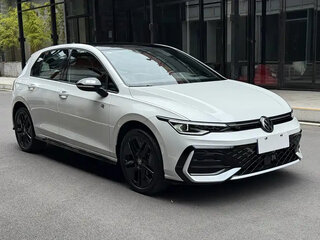 2025 Volkswagen Golf VIII Рестайлинг, белый, 2700000 рублей, вид 3