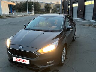 2017 Ford Focus III Рестайлинг, серый, 950000 рублей, вид 2