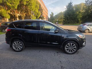 2017 Ford Kuga II Рестайлинг, чёрный, 1350000 рублей, вид 4