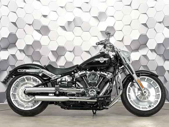 2021 Harley-Davidson Fat Boy, чёрный, 2227000 рублей - вид 2
