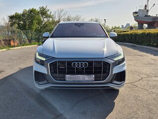2020 Audi Q8 45 TDI I (4M), белый, 6750000 рублей, вид 3