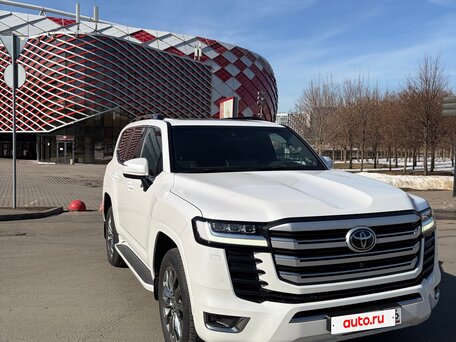 2023 Toyota Land Cruiser 300 Series, белый, 11200000 рублей, вид 1