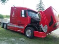 2003 Volvo VNL, красный, 5500000 рублей - вид 2