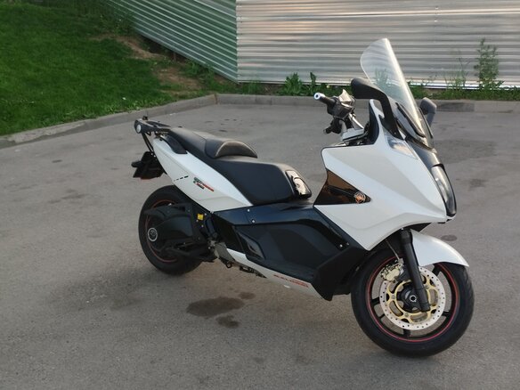 2015 Gilera GP800, белый, 700000 рублей