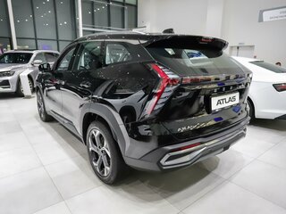 2026 Geely Atlas II, чёрный, 4114990 рублей, вид 2