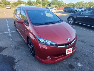 2011 Toyota Wish II, красный, 1490000 рублей, вид 1