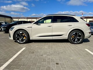 Audi e-tron S