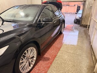 2020 Toyota Camry VIII (XV70), чёрный, 3000000 рублей, вид 4