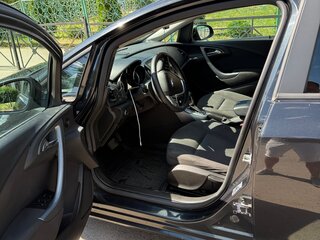 2013 Opel Astra J Рестайлинг, чёрный, 570000 рублей, вид 4