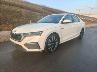 2025 Skoda Octavia IV (A8), белый, 2350000 рублей, вид 1