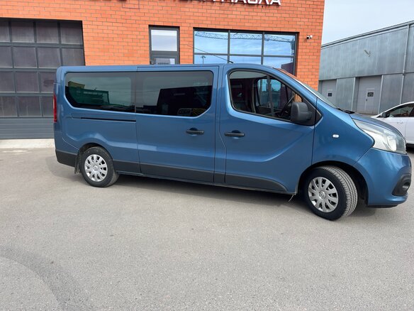 2015 Renault Trafic III, синий, 1800000 рублей