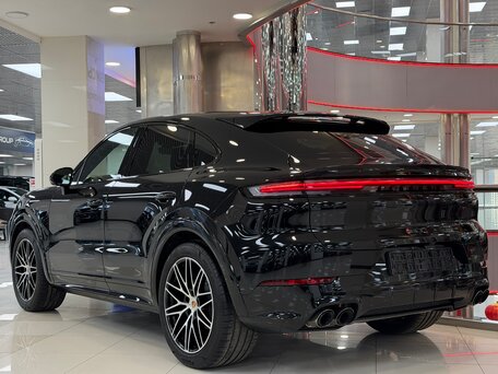 2026 Porsche Cayenne Coupé III Рестайлинг, чёрный, 17995000 рублей, вид 3