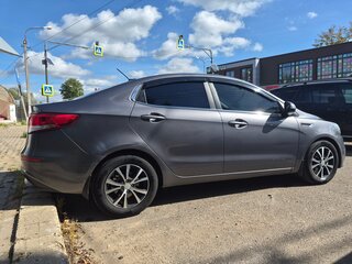 2017 Kia Rio III Рестайлинг, серый, 1125000 рублей, вид 3