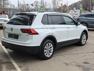 2017 Volkswagen Tiguan II, белый, 2185000 рублей, вид 4