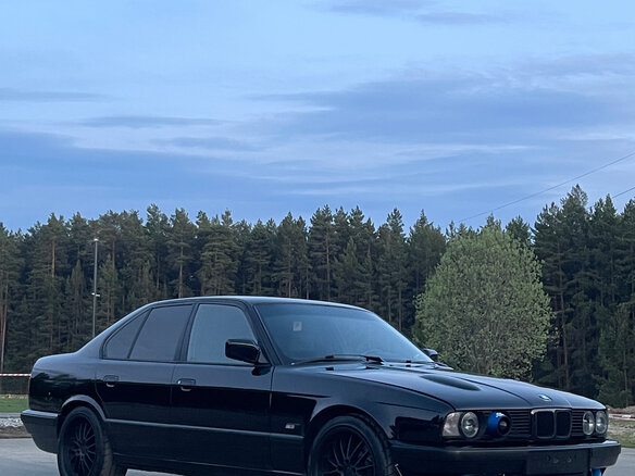 1992 BMW 5 серии 525i III (E34), чёрный, 1700000 рублей - вид 2