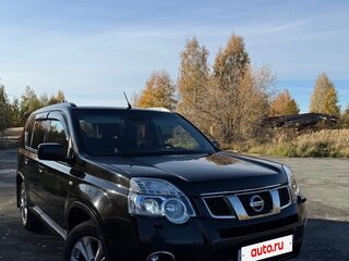 2011 Nissan X-Trail II Рестайлинг, чёрный, 970000 рублей, вид 1