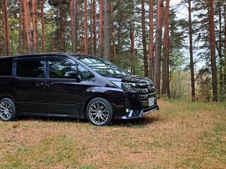 2019 Toyota Noah III (R80) Рестайлинг, фиолетовый, 2790000 рублей, вид 4