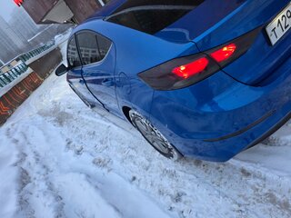 2017 Hyundai Elantra VI (AD), синий, 1352000 рублей, вид 3