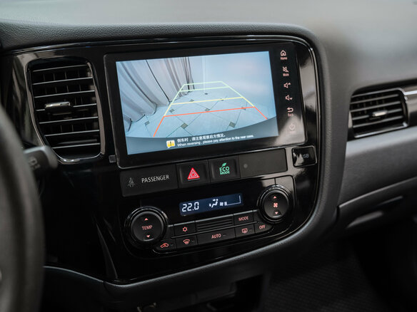 2022 Mitsubishi Outlander III Рестайлинг 3, белый, 2800000 рублей - вид 15