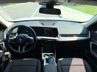 2024 BMW iX1 eDrive 25L, белый, 3504033 рублей, вид 5