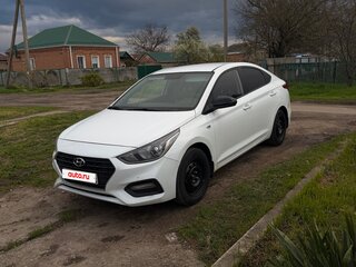 2017 Hyundai Solaris II, белый, 760000 рублей, вид 1