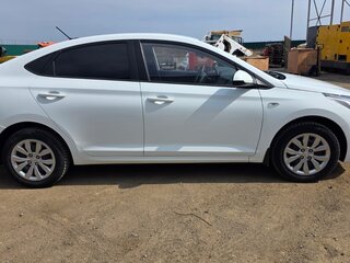 2018 Hyundai Solaris II, белый, 1180000 рублей, вид 3