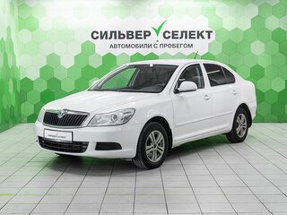 2012 Skoda Octavia II (A5) Рестайлинг, белый, 670000 рублей, вид 1