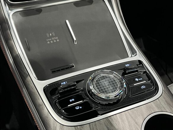 2026 Geely Galaxy M7, белый - вид 33
