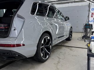 2020 Audi Q7 55 TFSI II (4M) Рестайлинг, серый, 5900000 рублей, вид 5