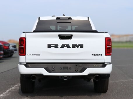 2025 Ram 1500 Crew Cab V Рестайлинг, белый, 11790000 рублей, вид 5