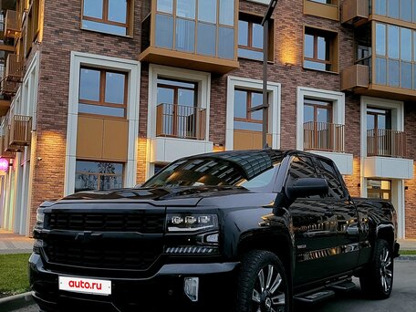 2018 Chevrolet Silverado Crew Cab 8-speed III (K2XX) Рестайлинг, чёрный, 4250000 рублей, вид 2