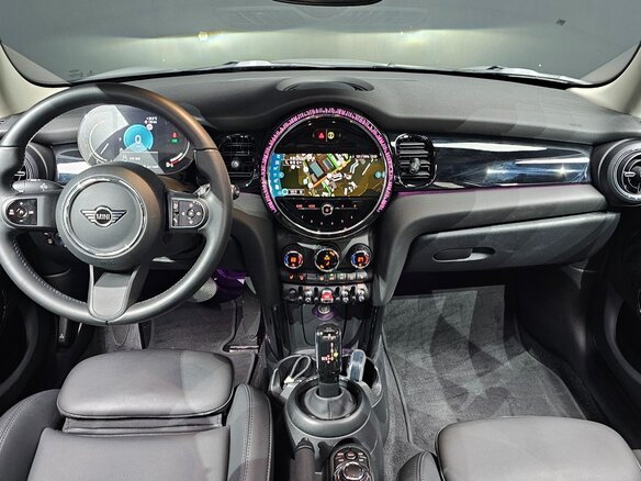2022 Mini Hatch Cooper III (F55/F56) Рестайлинг 2, бежевый, 1870000 рублей - вид 5