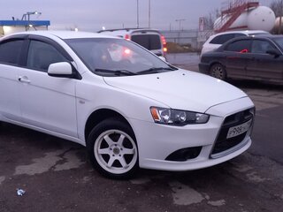 2014 Mitsubishi Lancer X Рестайлинг, белый, 800000 рублей, вид 3