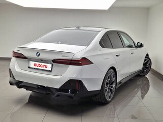 2025 BMW 5 серии 530i xDrive VIII (G60/G61/G68), белый, 9450000 рублей, вид 3