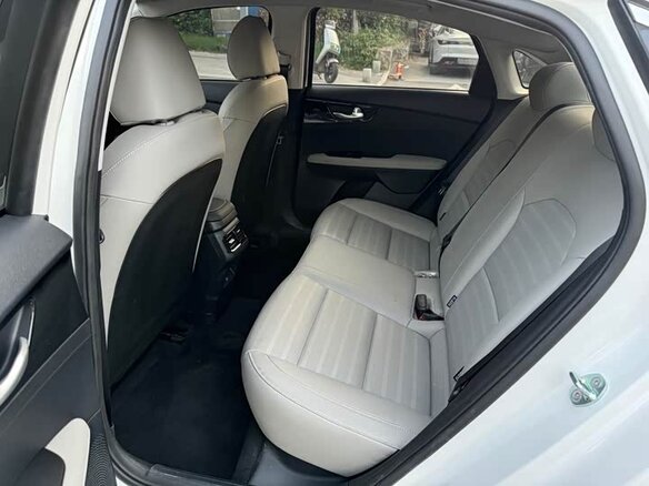 2023 Kia K3 II (China Market) Рестайлинг, белый, 1360000 рублей - вид 8
