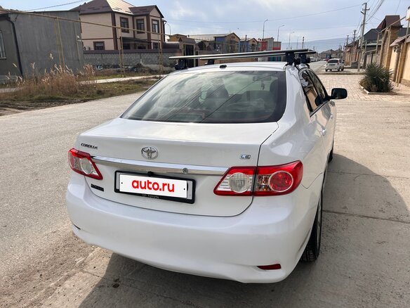 2011 Toyota Corolla X (E140, E150) Рестайлинг, белый, 970000 рублей - вид 2