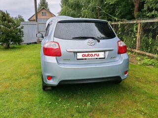 2011 Toyota Auris I Рестайлинг, серебристый, 1100000 рублей, вид 5
