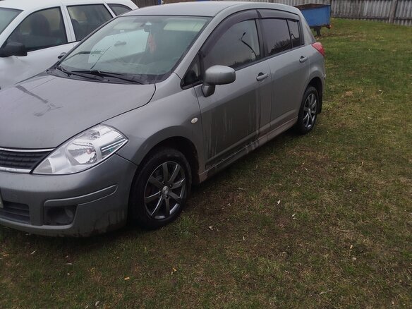 2011 Nissan Tiida I Рестайлинг, серый