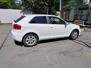 2010 Audi A3 II (8P) Рестайлинг 2, белый, 950000 рублей, вид 4