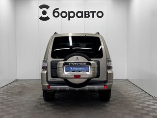 2012 Mitsubishi Pajero IV Рестайлинг 1, бежевый, 1870700 рублей, вид 4