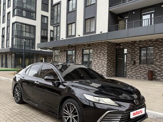 2019 Toyota Camry VIII (XV70), чёрный, 3050000 рублей, вид 2