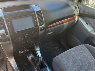 2008 Toyota Land Cruiser Prado 120 Series Рестайлинг, серебристый, 2100000 рублей, вид 4