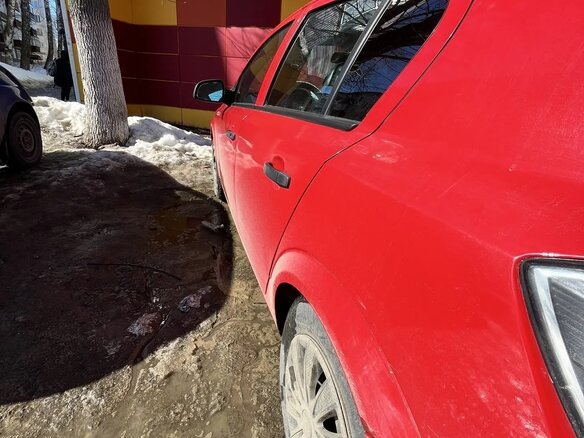 2010 Opel Astra H Рестайлинг, красный, 500000 рублей - вид 5